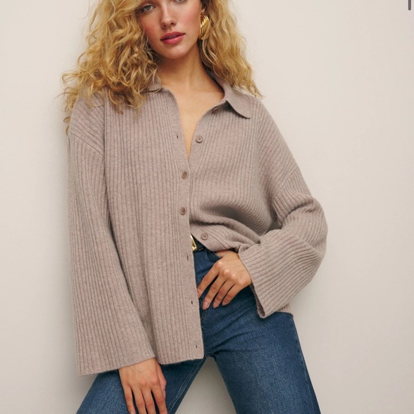 Reformation Sweaters - Brand New Tags Attached - Reformation Cashmere button front cardigan